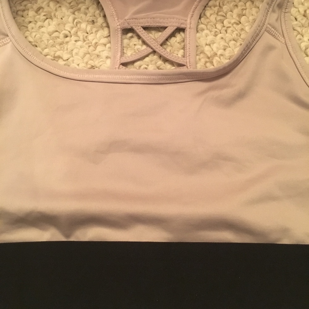 Victoria Secret sports bra size small NWT - Picture 3 of 5